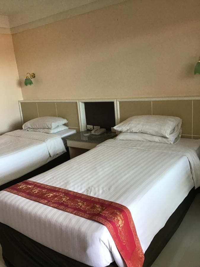 Tonkoon Hotel Удонтхані Екстер'єр фото